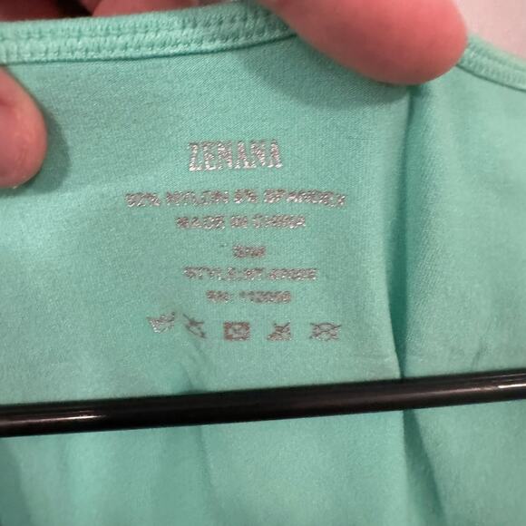 Zenana Stretchy Tank Top Undershirt Layering Camisole Size Small / Medium - Picture 2 of 4